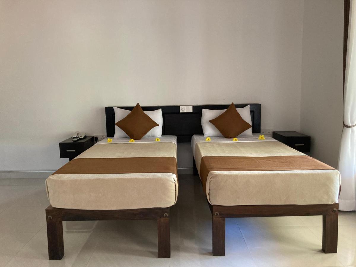 The View Hotel 锡吉里亚 外观 照片